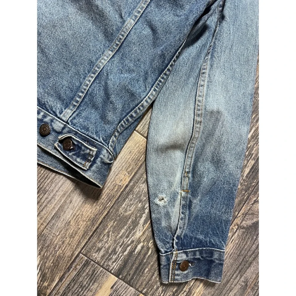 Vintage Levis Denim Trucker‎ Jacket Distressed Blue Mens Size 38 70507-0218 USA